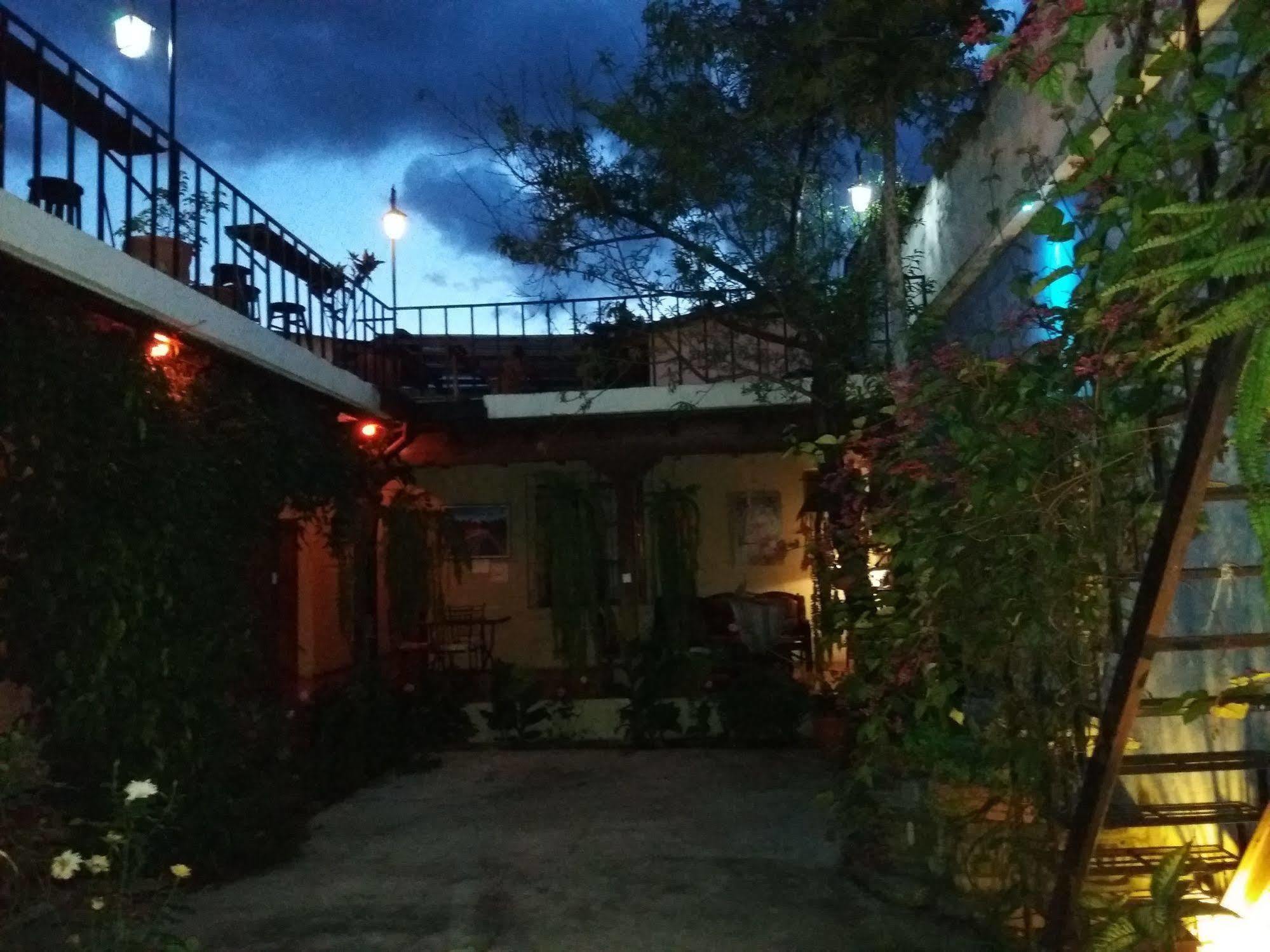 Dionisio Inn Antigua Exteriör bild