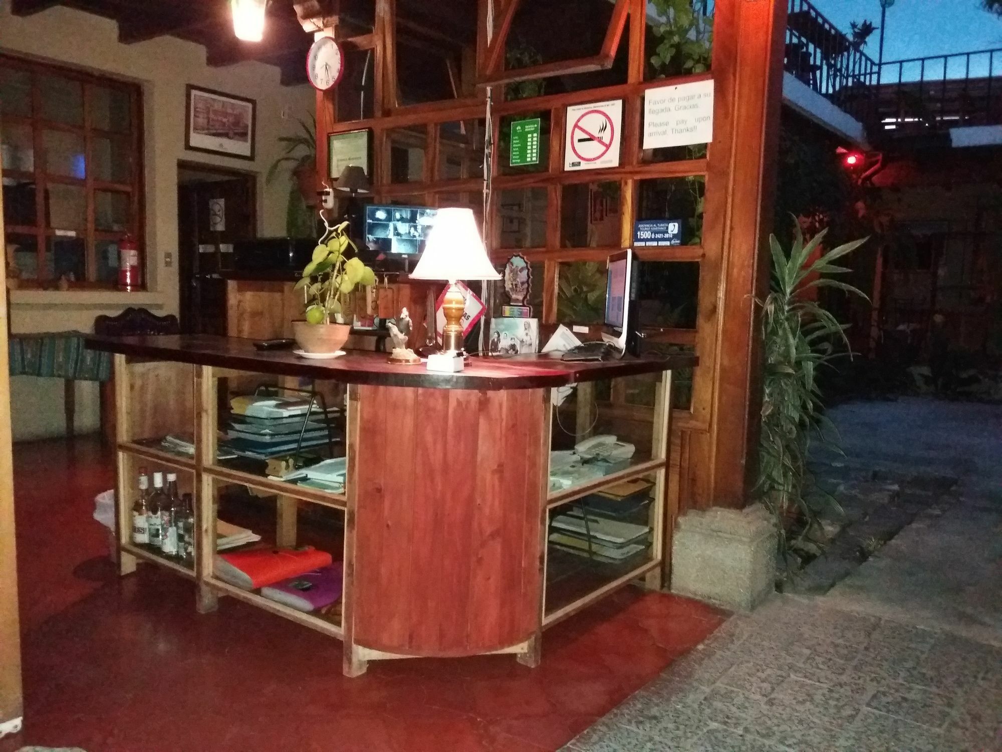 Dionisio Inn Antigua Exteriör bild
