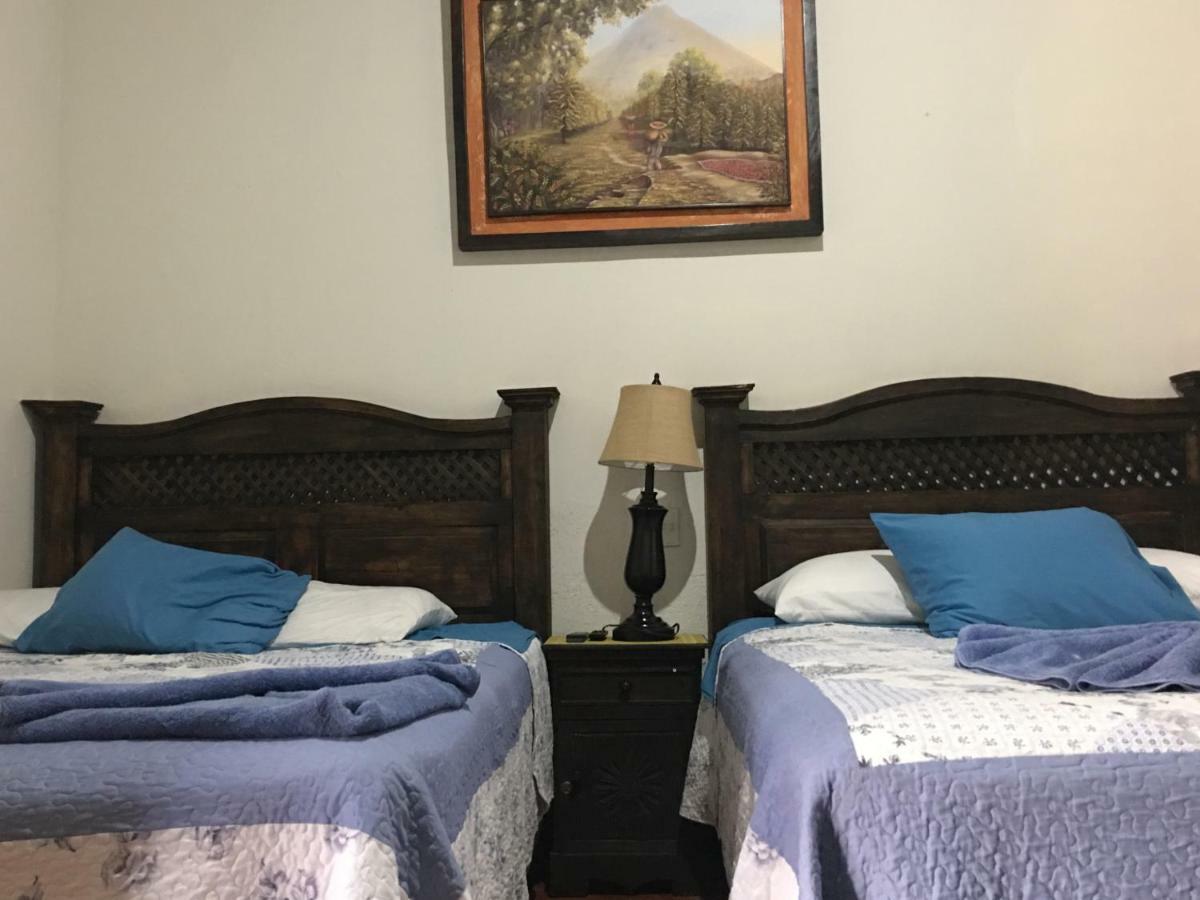 Dionisio Inn Antigua Exteriör bild